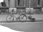 Elektriskt cykellyse. Vid Olssons Blomsterhandel, Nygatan 15. Den 26 Juni 1941.
