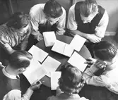 Facklan, S.D.U.K. Arbetarpartiet. Ungdomsklubben för ungdomsutställningen. Hagaström. Den 4 oktober 1941