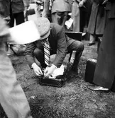 Landstormen rycker in, 1939. Armén delades fram till 1941 in i bevärings- och landstormsmän. Landstormen var de över 35 år, av de värnpliktiga.

