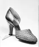 Reportage för Gefle-Posten. Zimmermans, skor och tofflor