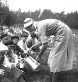 Den 23 juli 1938. Barnutflykt till Furuvik. Reportage för Gefle-Posten

