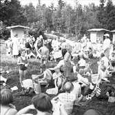 Den 23 juli 1938. Barnutflykt till Furuvik. Reportage för Gefle-Posten

