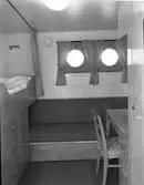 Interiörsbilder från ett fartyg. Gävle Varv anlades 1873. Efter en konkurs 1921 bildades Gefle Varfvs och Verkstads Nya AB, som bland annat tillverkade oljecisterner och utrustningar till pappersmassefabriker. På 1940-talet återupptogs skeppsbyggeriet.