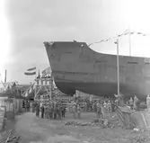 Sjösättning. Gävle Varv anlades 1873. Efter en konkurs 1921 bildades Gefle Varfvs och Verkstads Nya AB, som bland annat tillverkade oljecisterner och utrustningar till pappersmassefabriker. På 1940-talet återupptogs skeppsbyggeriet.