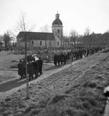 Begravning för disponent Bärnmark i Valbo Kyrka. 15 april 1945.