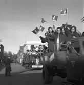 Solstickans tändstickor, tåg genom staden. 24 april 1949.