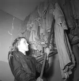 Allas Veckotidning, frk. Westergrens reportage med Gävleungdom. 20 april 1949. B. Westegren, M. Forslund m.fl.