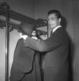 Allas Veckotidning, frk. Westergren reportage med Gävleungdom. 20 april 1949. B. Westegren, M. Forslund m.fl.