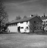 Seminariet, exteriör efter renoveringen. 6 maj 1949.
(Förre detta Dövstumskolan). Beställt genom Wensell, Centralhotellet.