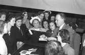 Sjuksköterskor på Gävlekongress. 15 juni 1949. Besök på Tobaksmonopolet.