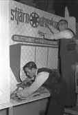 Hantverksmässa på stadshuset. 7 november 1949.