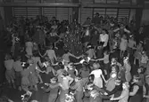 Södra skolans julfest i gymnastikhuset. December 1949.