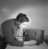 Radio, Sveriges första rörapparat. Januari 1950.