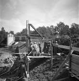 Dammbron i Stadsträdgården under arbete. 1946.