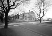 Hörnet Staketgatan 27 - Norra Slottsgatan 17, kvarteret Fingerklådan, Gävle. År 1950.