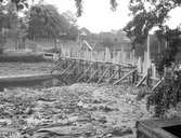 Arbete i Gavleån vid rivning av badhuset i Stadsträdgården. 1 mars 1943