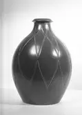 Prydnadsföremål, urna (vas).  Den 16 januari 1962
Bobergs Fajansfabrik AB.
