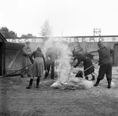 Beredskapsövning för ungdom på Jacob Wennbergs magasin ute på Hamnpiren.