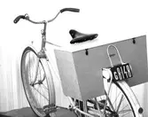 Malmbergs startades 1905 av Elof Malmberg. Blev en av Sveriges ledande producenter av artiklar för idrott, jakt, fiske, skytte och friluftsliv.
