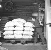 Victor Th. Engwall & Co, förlaget bakom varumärket Gevalia. Interiör från fabriken
