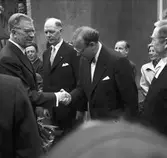 Kung Gustav VI Adolf  på besök i Gävle i början av 1950-talet.