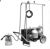 ABol Atsa. Mjölkmaskin med vagn


