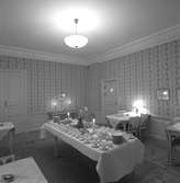 Framdukat i matsalen på Holmsund Herrgård. Korsnäs AB. Den 28 april 1960
