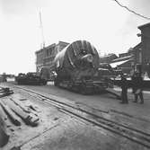 Cylinder kommer till fabriken på Sellbergs transport. Korsnäs AB. Den 12 januari 1961.
