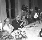 Middag i Föreningshuset. Verkställande direktör Erik Wilhelm Eriksson slutar. Korsnäs AB