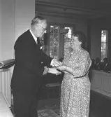 Medaljutdelning i Bomhus kyrka. Korsnäs AB