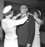 Medaljutdelning i Bomhus kyrka. Korsnäs AB