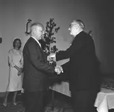 Medaljutdelning i Bomhus kyrka. Korsnäs AB