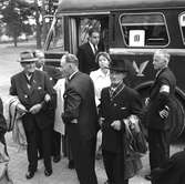 Buss till folkparken. 100 -årsjubileum. 1855-1955. Korsnäs AB.