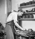 L. Haglund & Co, med varumärket Elhå. Grundades som en affär för mössor, hattar och pälsvaror av Lars Haglund 1872.