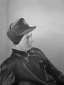 Sportmössa. L. Haglund & Co, med varumärket Elhå. Grundades som en affär för mössor, hattar och pälsvaror av Lars Haglund 1872.
Den 16 februari 1956