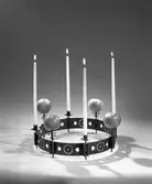 Ljusstake med äpplen. Den 18 oktober. Ahrnebergs