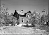 Exteriör på kursgården Stagård, Bollnäs. 27 maj 1946.