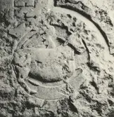 Detalj av en gravhäll i Loftahammars kyrka.