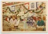 Parfymavdelningen på Domus i Kalmar, under julhandeln 1967.
