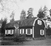 Skarpskytteföreningens gård. (f.d.Erik Sehlbergs gård)
