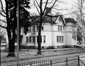 Hemgården. Miljöbild från Syd-ost.
Södra och östra fasaden.
