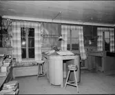 Gamla brukskontoret.

1:a rum, vänstra vägg, 2 st pallar.
