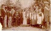 Planteringsförbundets park. Planteringsförbundets fest 1905 el. 1906. Bark arbetar i Lindgrens boktryckeri. Lokförare Axel Ferm. En av dem var maskiningenjör Nilsson. Ernst Rud. Sigurd Johansson, disp. Spritbolaget. C.H. Gustafsson, spannmålshandlare. Judit Kilander.