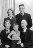 Familjen Lindberg. Foto 1943.
