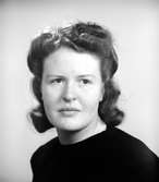 Fröken Persson. Foto i mars 1946.
