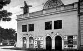 Biografen Röda kvarn i hörnet uppfördes 1918 i kv Olympia vid Esplanaden på initiativ av musik- och teatermannen Bror Abelli. Byggnaden ritades av stadsarkitekt Natanael Källander. Biografen invigdes med spelfilmen 