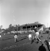 Fotbollsmatch på Eyravallen, KIF - Hällefors.
18 oktober 1955.