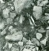 Röse i Kristdala under utgrävning.