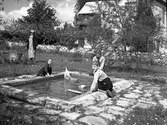 Arnells plaskdamm. Sigrid och Olga Arnell. 1938 - 1939