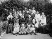 Grupporträtt - familjen Lindgren, Östhammar, Uppland